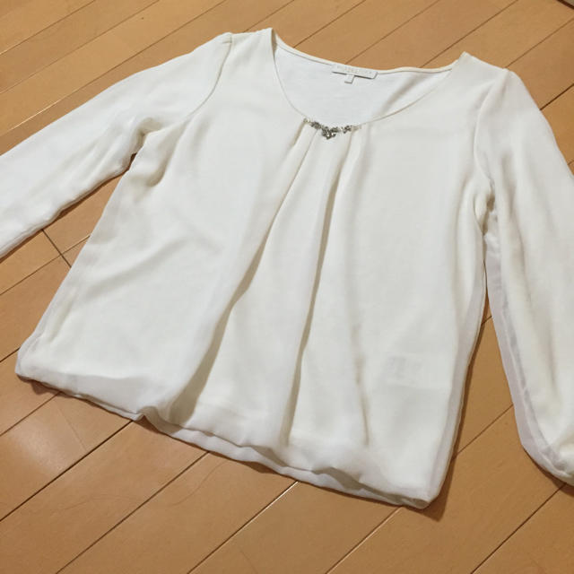 PROPORTION BODY DRESSING(プロポーションボディドレッシング)のPROPORTION♡ビジューブラウス レディースのトップス(シャツ/ブラウス(長袖/七分))の商品写真