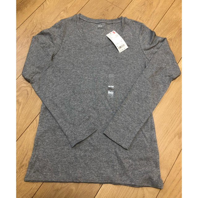 UNIQLO(ユニクロ)のユニクロ　woman's ロングＴシャツ　グレー　Ｌサイズ レディースのトップス(Tシャツ(長袖/七分))の商品写真
