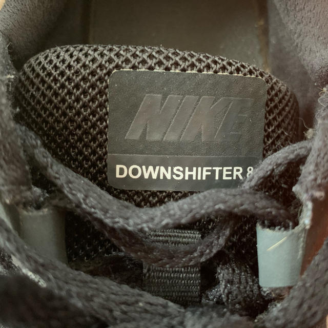 NIKE(ナイキ)のNIKE DOWNSHIFTER 8 22.5㎝ キッズ/ベビー/マタニティのキッズ靴/シューズ(15cm~)(スニーカー)の商品写真