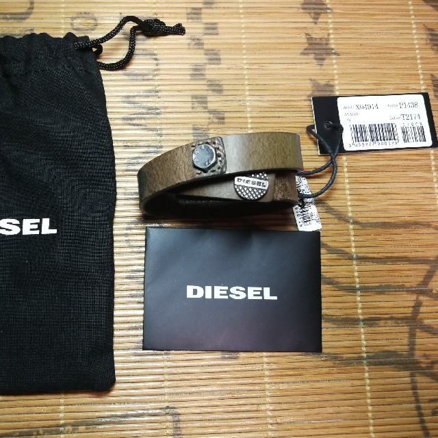 DIESEL(ディーゼル)の【新品】ディーゼル　ブレスレット　迷彩　レザー メンズのアクセサリー(ブレスレット)の商品写真