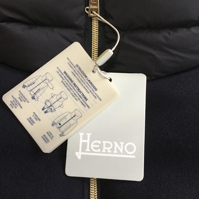 HERNO(ヘルノ)のヘルノ  新品ダウンコート レディースのジャケット/アウター(ダウンコート)の商品写真