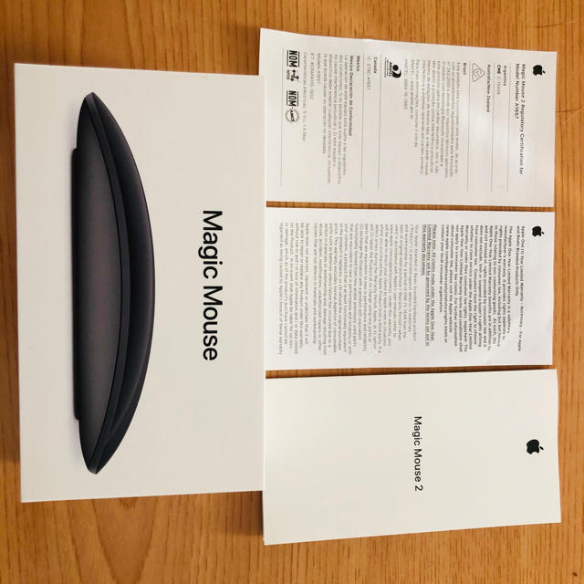 Apple(アップル)のMagic Mouse 2 スマホ/家電/カメラのPC/タブレット(PC周辺機器)の商品写真