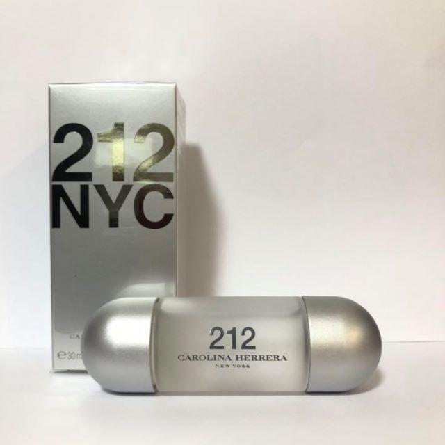 CAROLINA HERRERA(キャロライナヘレナ)のキャロライナヘレラ 212 ウーマン EDT 30ml コスメ/美容の香水(香水(女性用))の商品写真