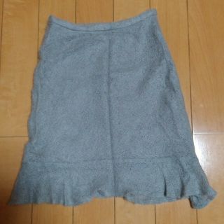 スコットクラブ(SCOT CLUB)の【美品】MAITRESSE スカート　グレー　フレア(ひざ丈スカート)