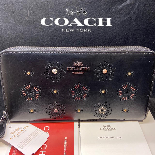 COACH(コーチ)のプレゼントにも❤️新品コーチ ゴージャス感❗️高級カーフレザー×スタッズ 長財布 レディースのファッション小物(財布)の商品写真