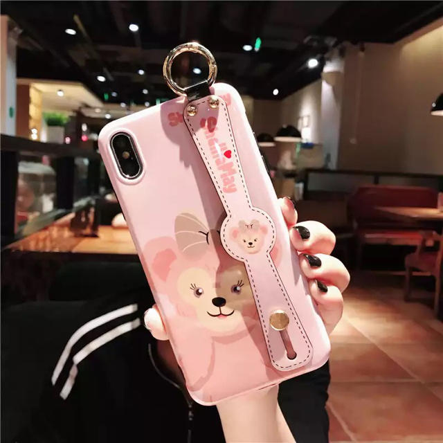 Disney(ディズニー)のディズニー シェリーメイ　iPhoneX スマホ/家電/カメラのスマホアクセサリー(iPhoneケース)の商品写真