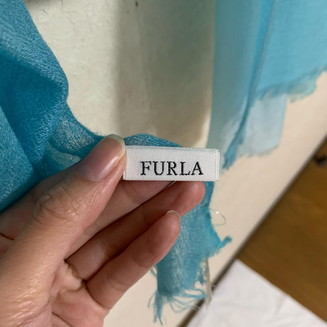 新品未使用　FURLA ブルーのストール 2