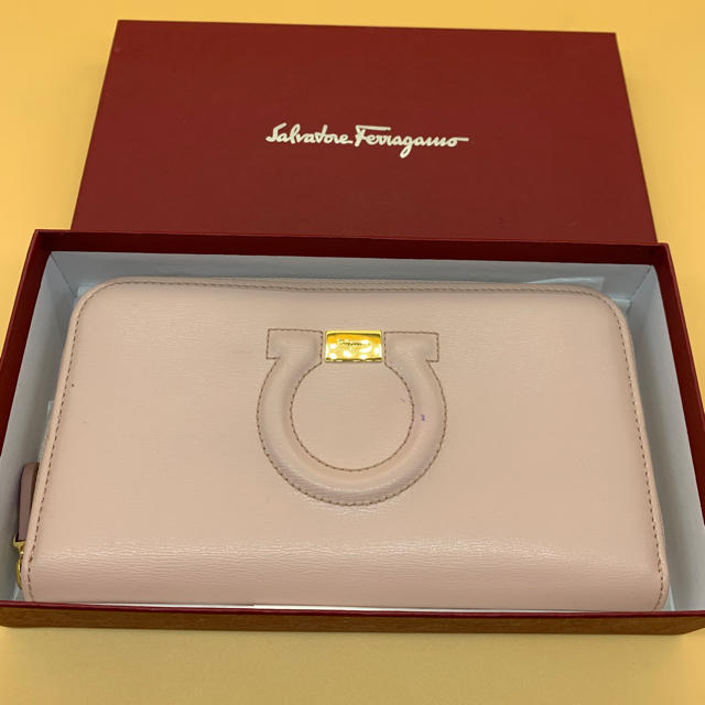 Ferragamo(フェラガモ)のフェラガモ　オーガナイザー　レザー長財布 レディースのファッション小物(財布)の商品写真