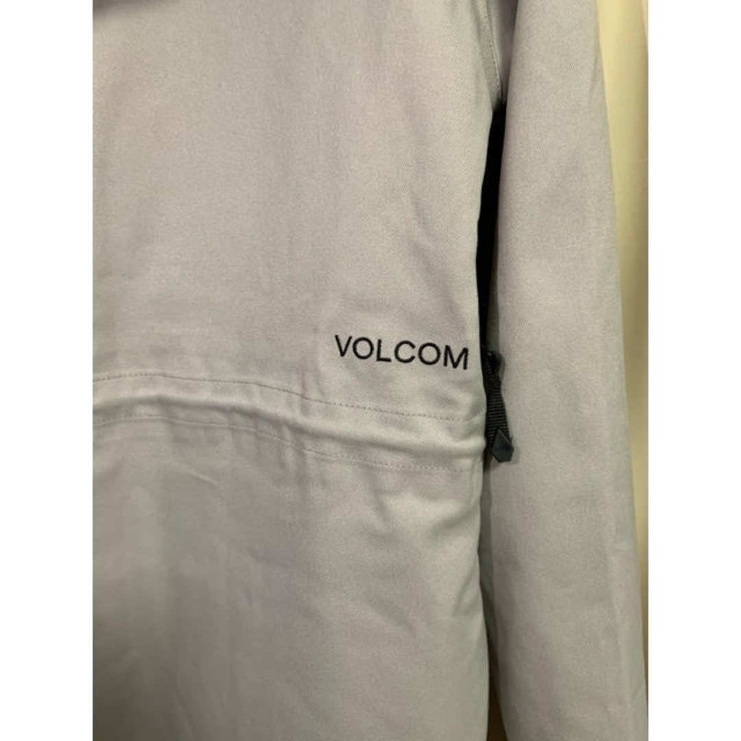 volcom(ボルコム)のvolcom スノーウェア Sサイズ　中古　ライトグレー スポーツ/アウトドアのスノーボード(ウエア/装備)の商品写真