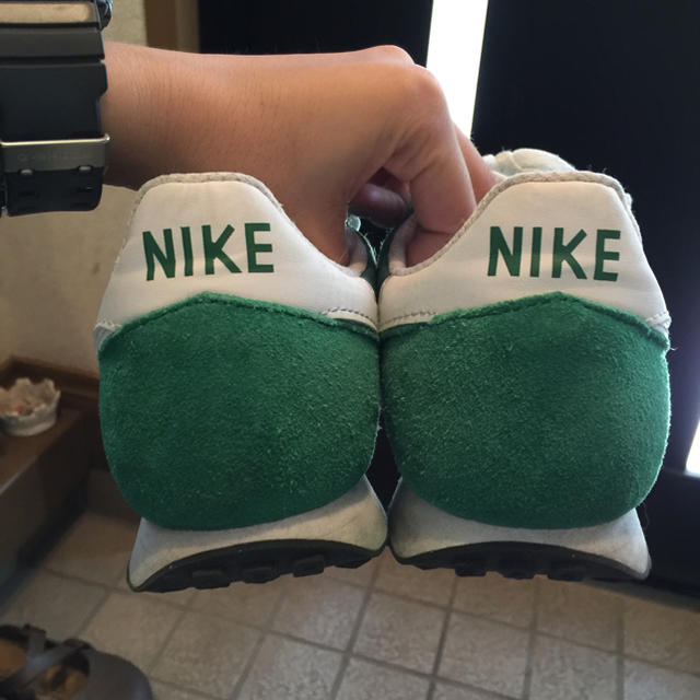 NIKE(ナイキ)のNIKE チャレンジャーグリーン レディースの靴/シューズ(スニーカー)の商品写真
