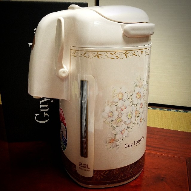 TIGER - タイガーレディ ポット らくで~す 2.24L 水量計つき 魔法瓶の通販 by まみ's shop|タイガーならラクマ