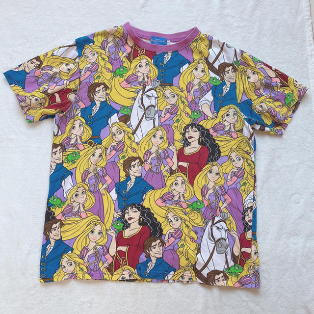 Disney(ディズニー)のラプンツェル 総柄Tシャツ レディースのトップス(Tシャツ(半袖/袖なし))の商品写真