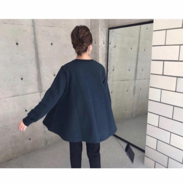 eLLa  ☆ flare long sleeve sweat