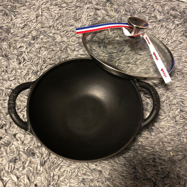 STAUB(ストウブ)の【staub】ベビーウォック　16cm ブラック インテリア/住まい/日用品のキッチン/食器(鍋/フライパン)の商品写真