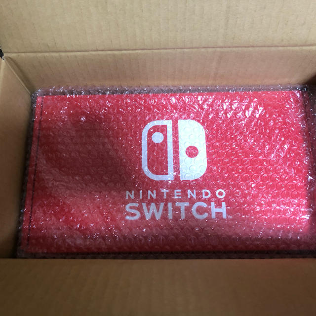 Nintendo Switch(ニンテンドースイッチ)の任天堂switch本体　マイニンテンドーストア購入品 エンタメ/ホビーのゲームソフト/ゲーム機本体(家庭用ゲーム機本体)の商品写真