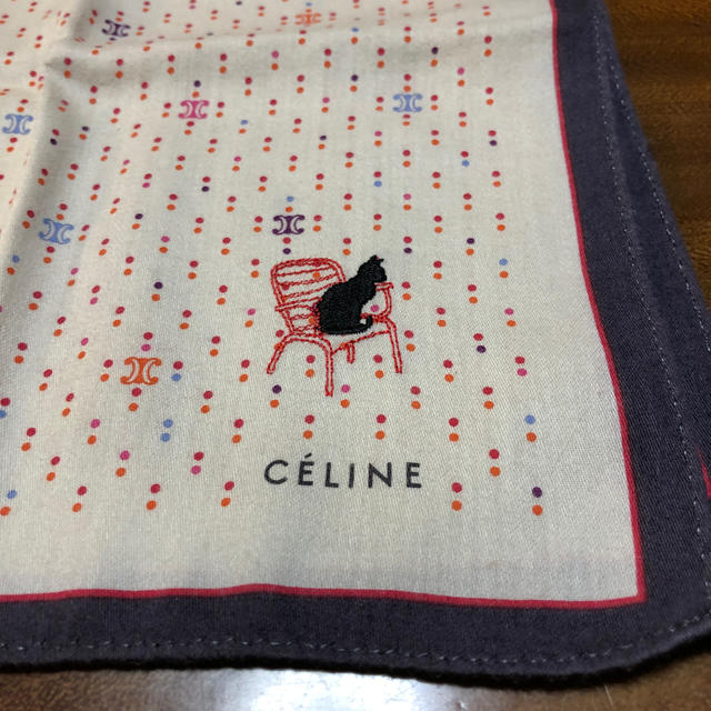 celine(セリーヌ)のCEL専用ですセリーヌ大判ハンカチ.黒猫ちゃんロゴ刺繍 レディースのファッション小物(ハンカチ)の商品写真