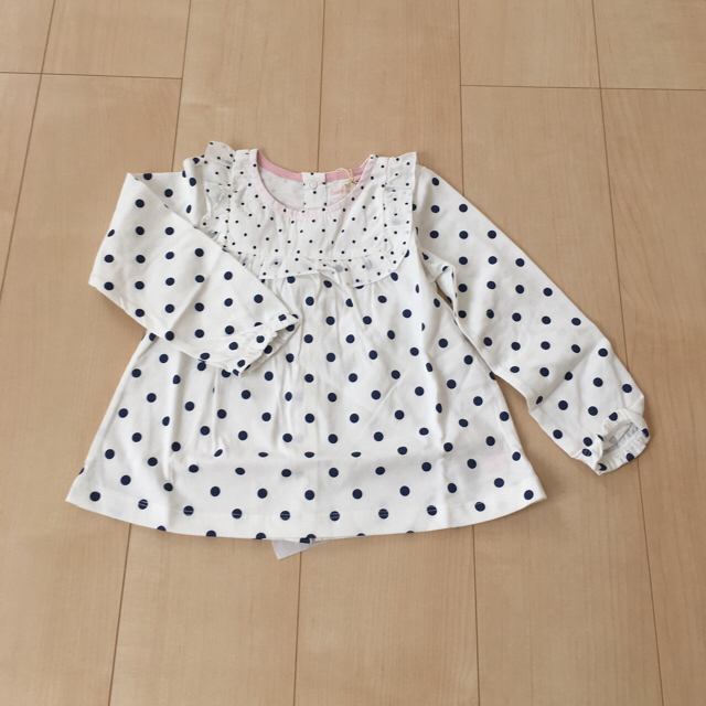 Boden(ボーデン)のBoden ドット柄　トップス　104 キッズ/ベビー/マタニティのキッズ服女の子用(90cm~)(Tシャツ/カットソー)の商品写真