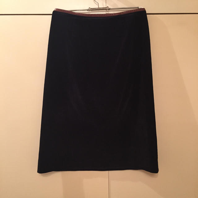 TOMORROWLAND(トゥモローランド)のコーデュロイ膝丈タイトスカート レディースのスカート(ひざ丈スカート)の商品写真