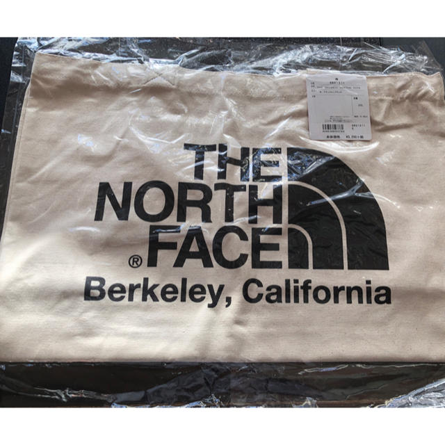 THE NORTH FACE(ザノースフェイス)の19年モデル 新品 未使用 ノースフェイス オーガニックコットン トート  黒 レディースのバッグ(トートバッグ)の商品写真