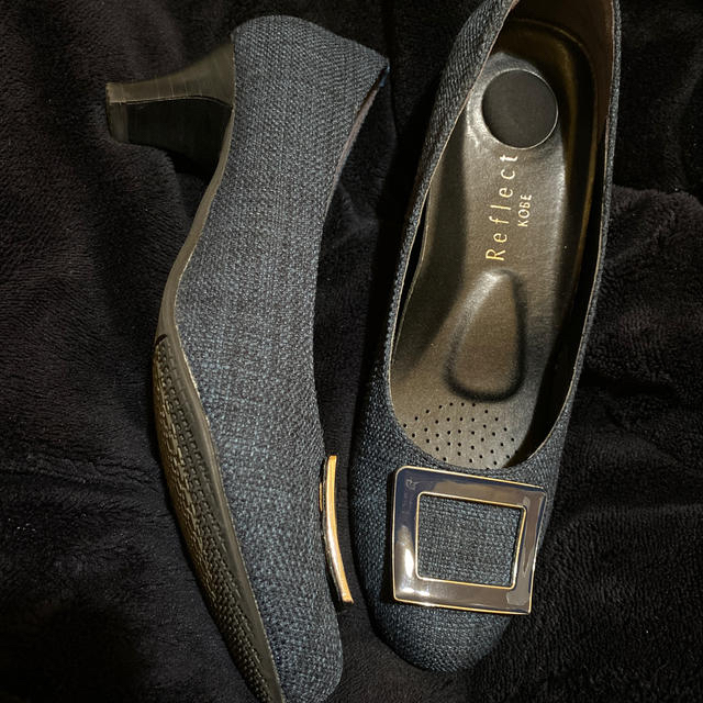 ReFLEcT(リフレクト)のくぅ♡様専用（Reflect. 紺色のパンプス♪ 22.5cm レディースの靴/シューズ(ハイヒール/パンプス)の商品写真