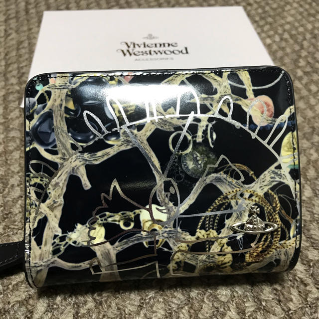 Vivienne Westwood(ヴィヴィアンウエストウッド)の新品✨ヴィヴィアンウエストウッド  折り財布　正規品 レディースのファッション小物(財布)の商品写真