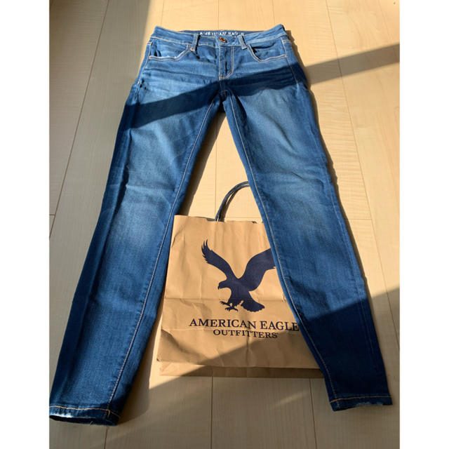 American Eagle(アメリカンイーグル)の★人気商品★ アメリカンイーグル　ジェギング　デニム 2short レディースのパンツ(デニム/ジーンズ)の商品写真