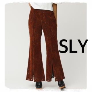 スライ(SLY)の◇新品◇ SLY ★ お洒落 脚長効果◎ スリット入り レース フレアパンツ(カジュアルパンツ)