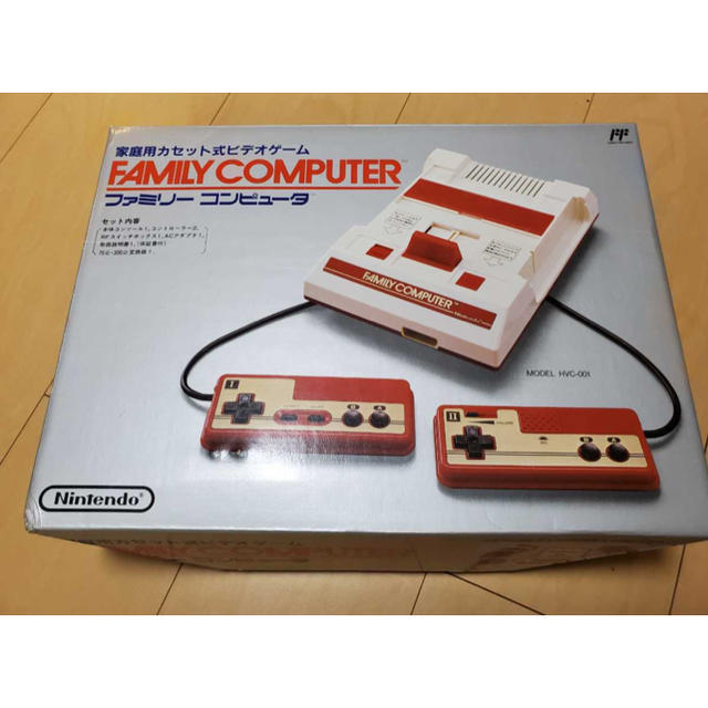 【新品未使用】任天堂 ファミリーコンピュータ ファミコン本体　レア  エンタメ/ホビーのゲームソフト/ゲーム機本体(家庭用ゲーム機本体)の商品写真