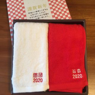 ユニクロ(UNIQLO)のUNIQLO 2020 紅白タオル(タオル/バス用品)