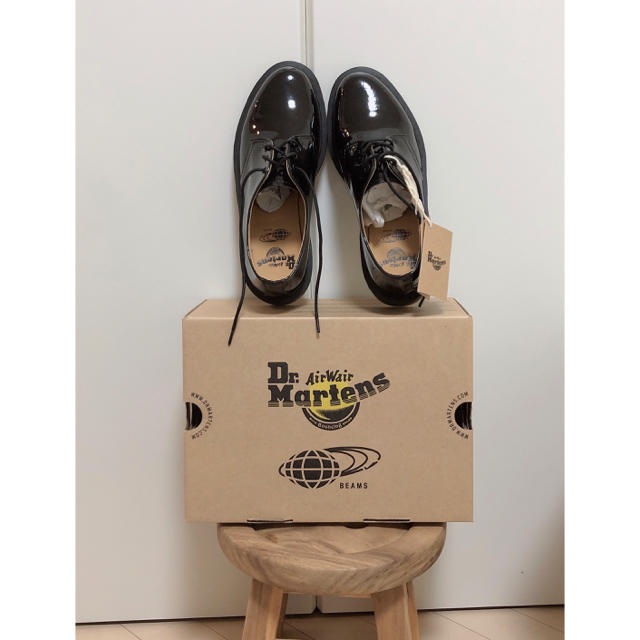 Dr.Martens(ドクターマーチン)のDr.Martens × Ray BEAMS 3ホール パテント UK5 レディースの靴/シューズ(ローファー/革靴)の商品写真