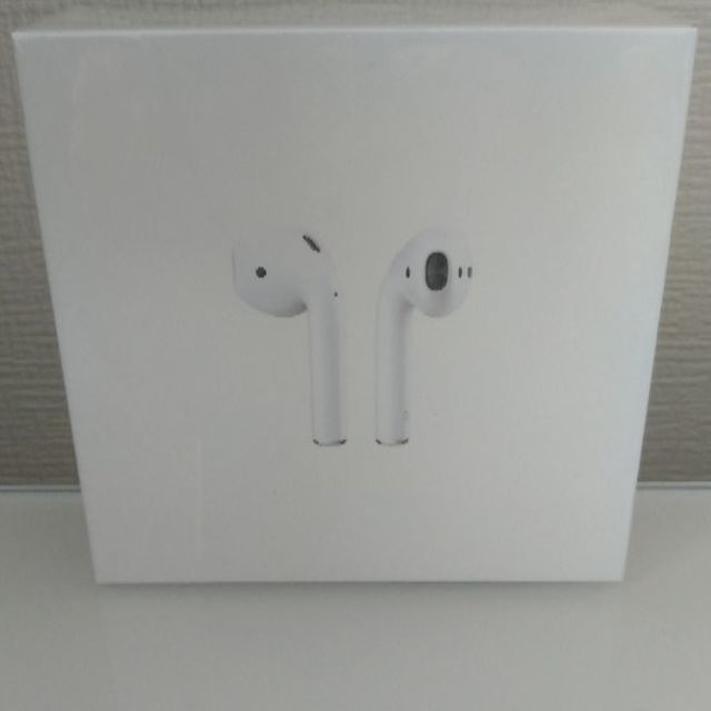 ヘッドフォン/イヤフォン【新品未開封】Airpods 2 第二世代　充電ケース付　MV7N2J/Ap