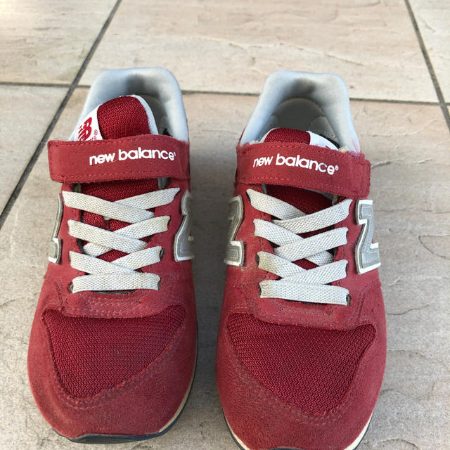 New Balance(ニューバランス)のキッズ　ニューバランススニーカー キッズ/ベビー/マタニティのキッズ靴/シューズ(15cm~)(スニーカー)の商品写真