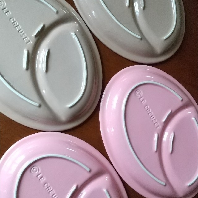 LE CREUSET - ル・クルーゼ マルチオーバルプレート4枚セットの LE CREUSET - ル・クルーゼ マルチオーバルプレート4枚セットの