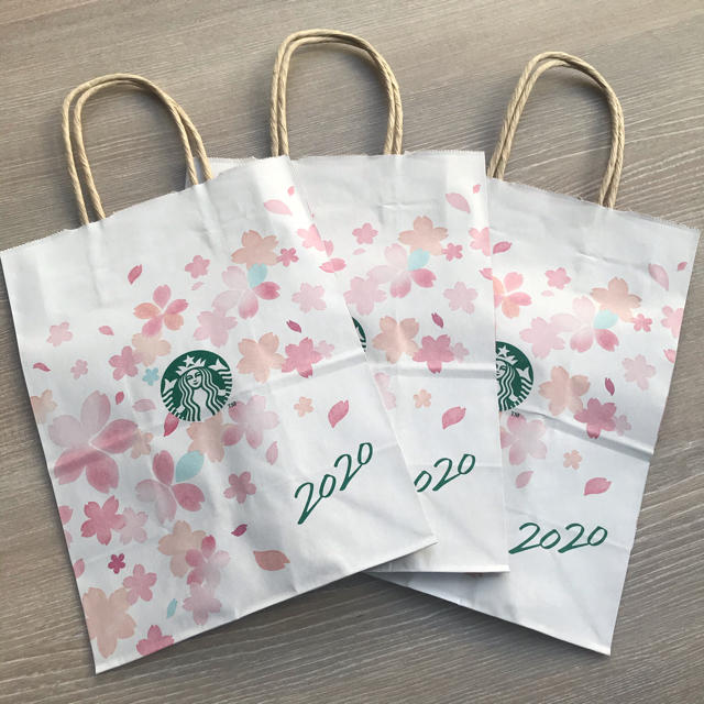 Starbucks Coffee(スターバックスコーヒー)のSTARBUCKS SAKURA2020 紙袋3枚 ショッパー バッグ レディースのバッグ(ショップ袋)の商品写真