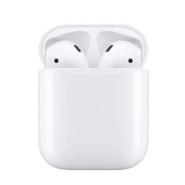 Apple(アップル)のApple AirPods with Charging Case (第2世代) スマホ/家電/カメラのオーディオ機器(ヘッドフォン/イヤフォン)の商品写真