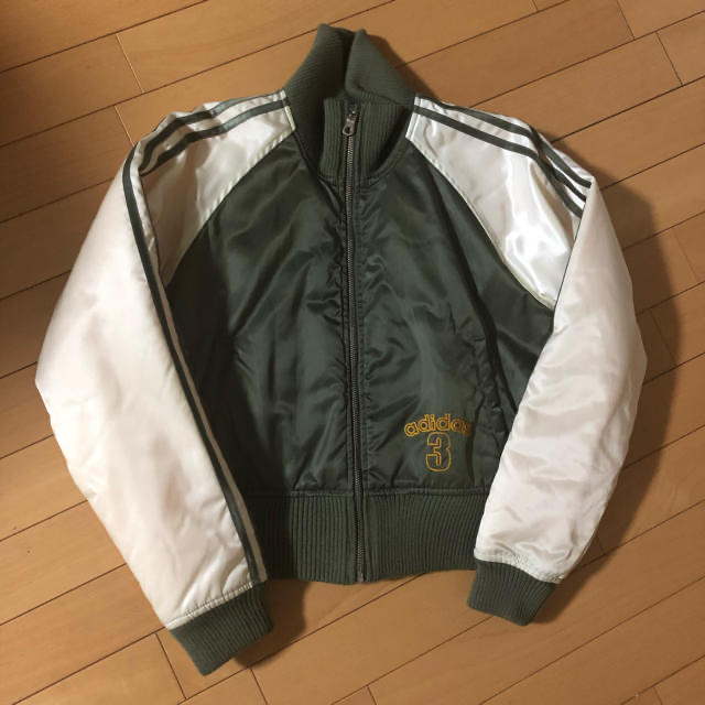 adidas(アディダス)のvintage adidas 3ライン ナイロンブルゾン カーキ サテン リブ レディースのジャケット/アウター(スカジャン)の商品写真