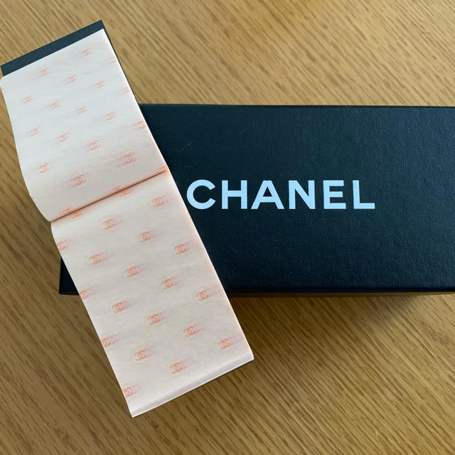 chanel blotting paper