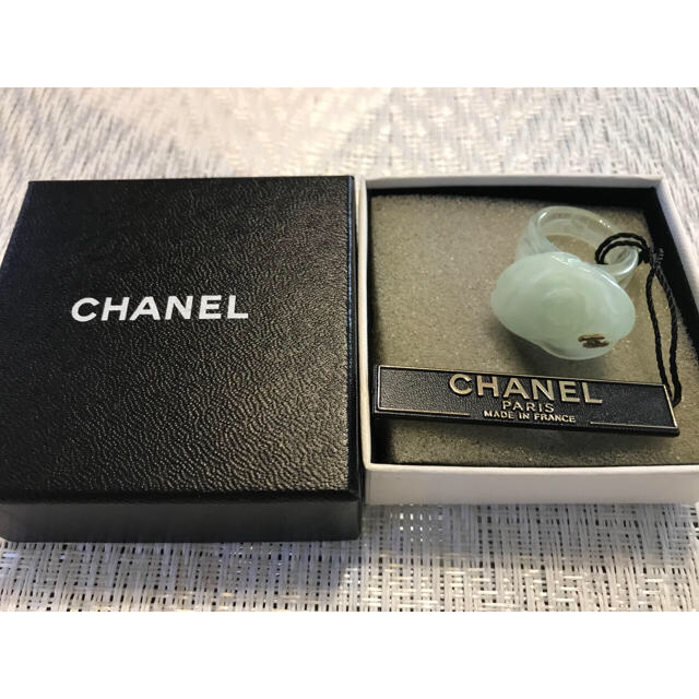 CHANEL(シャネル)の★ CHANEL  シャネル　カメリアリング　ペールグリーン レディースのアクセサリー(リング(指輪))の商品写真