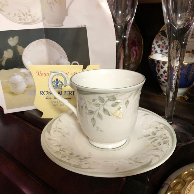 ROYAL ALBERT(ロイヤルアルバート)の美品 ロイヤル･アルバート For All Seasons HEZY DAWN インテリア/住まい/日用品のキッチン/食器(グラス/カップ)の商品写真