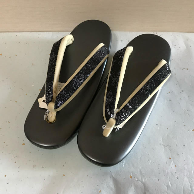でおすすめアイテム。 ○新品○本皮草履 鼻緒印伝調 フリーサイズ 下駄+草履 でおすすめアイテム。 ○新品○本皮草履 鼻緒印伝調 フリーサイズ 下駄+草履