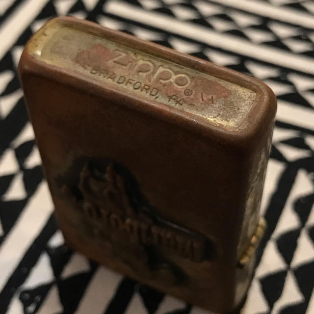 ZIPPO(ジッポー)のライター　ジッポー　zippo Zippo  ZIPPO マールボロ　【中古品】 メンズのファッション小物(タバコグッズ)の商品写真