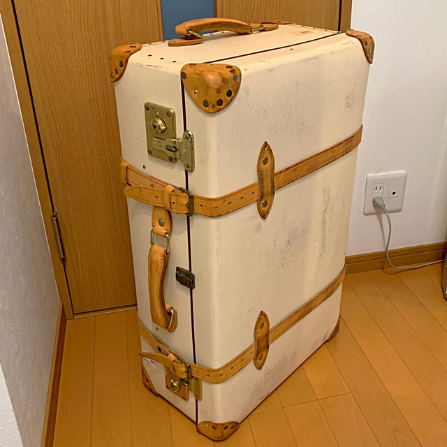 GLOBE-TROTTER(グローブトロッター)の【引っ越しSALE！！正規品】グローブトロッター　28インチ　 レディースのバッグ(スーツケース/キャリーバッグ)の商品写真