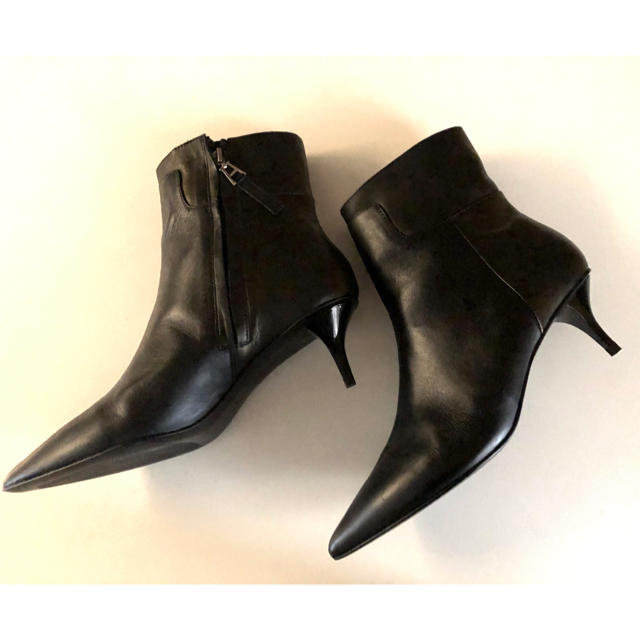 ZARA(ザラ)のZARA 本革 ショートブーツ  レディースの靴/シューズ(ブーツ)の商品写真