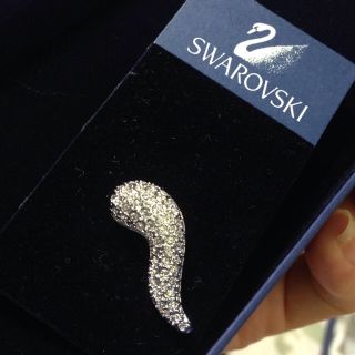 スワロフスキー(SWAROVSKI)のSWAROVSKIスワロフスキーブローチ(ブローチ/コサージュ)