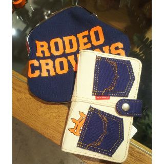 ロデオクラウンズワイドボウル(RODEO CROWNS WIDE BOWL)のがま口とスマホに被せるやつ(その他)