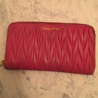 ミュウミュウ(miumiu)のmiumiu 長財布(財布)