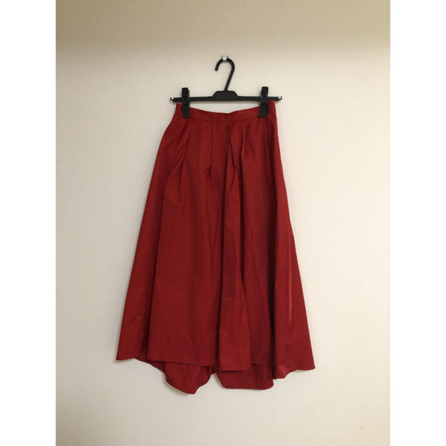 PARIGOT(パリゴ)のカフェモカ様専用　PARIGOT ミモレ丈フレアスカート　赤　38サイズ レディースのスカート(ロングスカート)の商品写真