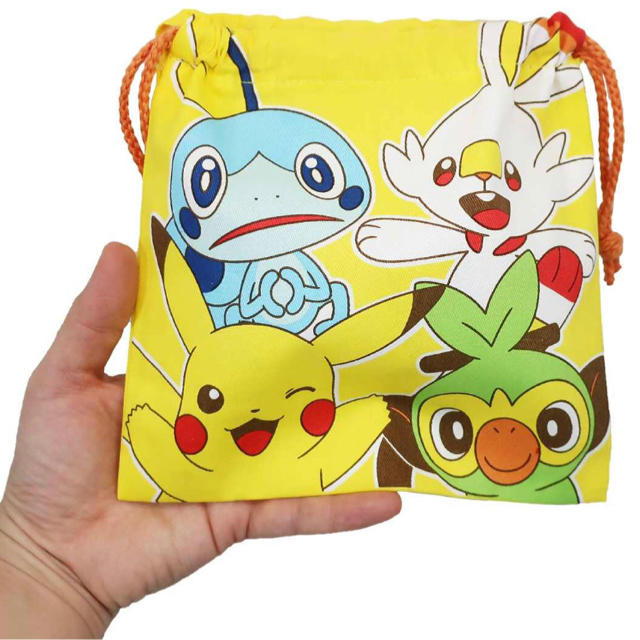 ポケモン(ポケモン)の新品 ポケモン ポーチ コップ袋 巾着 子供 ガラル地方 黄色 給食 コップ入れ インテリア/住まい/日用品のキッチン/食器(弁当用品)の商品写真