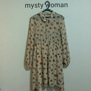 ミスティウーマン(mysty woman)の最終値下げ40美品！花柄シャツワンピース(ひざ丈ワンピース)