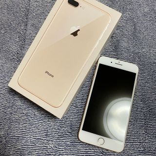 アップル(Apple)のIphone 8 plus 本体(スマートフォン本体)